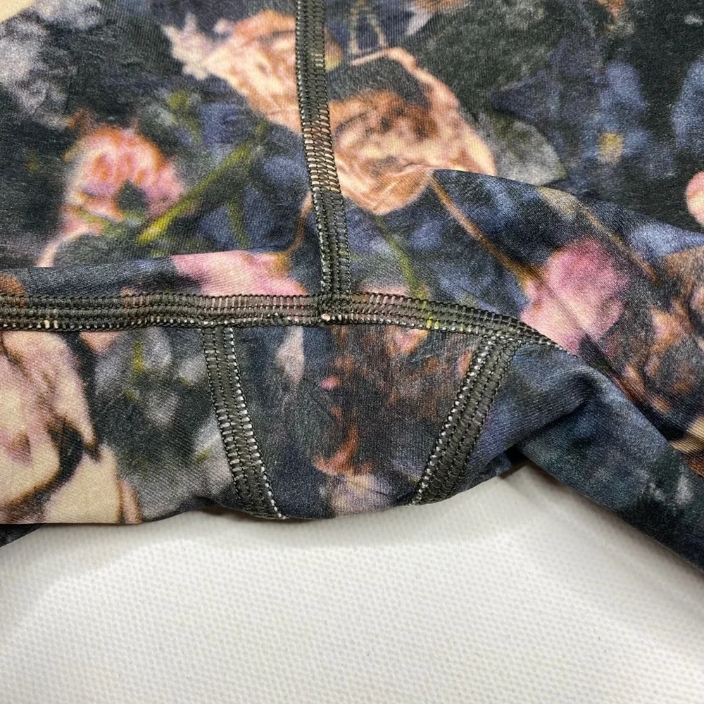 Lululemon Athletica Speed Up Tight 28" in Frosted Rose - Picture 10 of 10